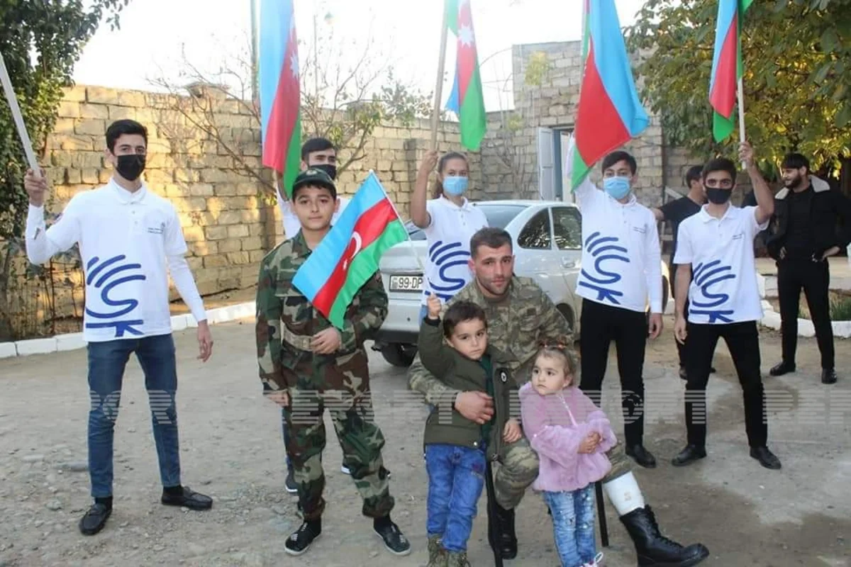 Biləsuvar sakinləri qazilərini böyük coşqu ilə qarşılayıb
