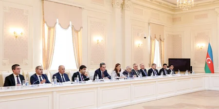 Ali Məhkəmədə kredit və digər mübahisələrə baxılması zamanı üzə çıxan problemlər müzakirə olunub