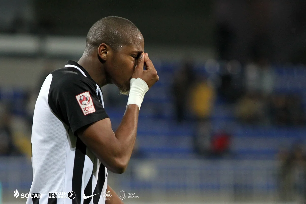 Qalmaqallı hücumçu Azərbaycanla vidalaşdı - RƏSMİ