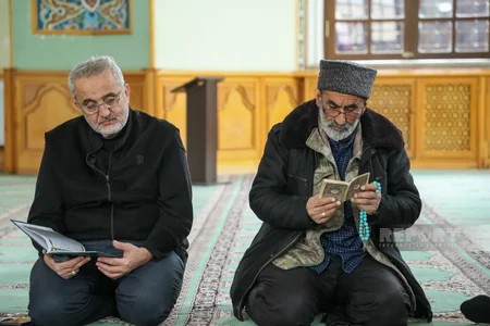 Prayers read in Azerbaijani mosques for plane crash victims