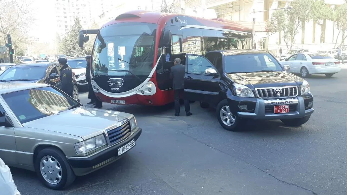 Bakubus vehicle collides with embassy car