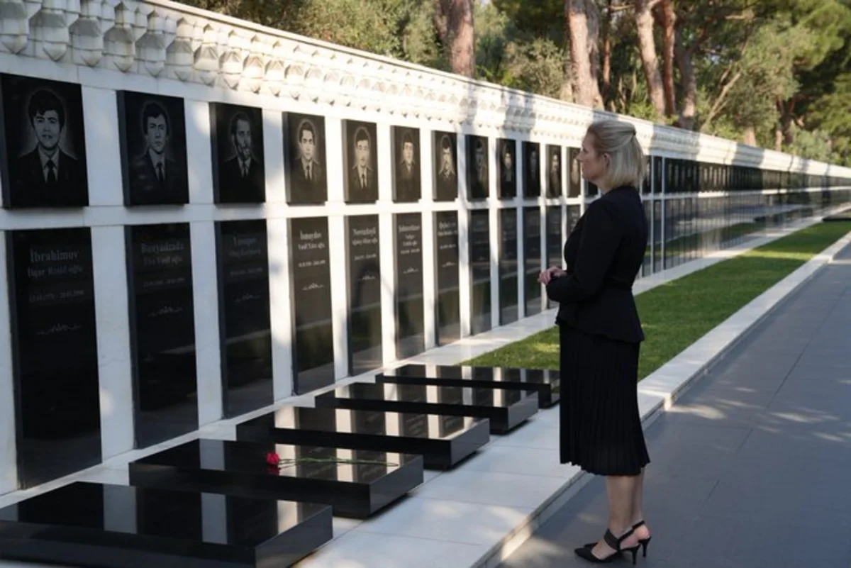 US's new Chargé d'Affaires in Azerbaijan visits Alley of Martyrs