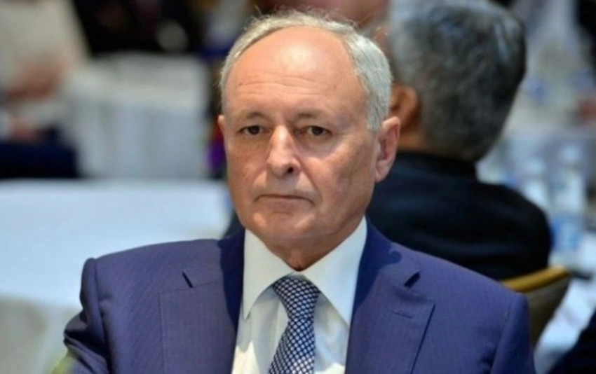 Oqtay Şirəliyev bələdiyyə seçkilərində səs verib