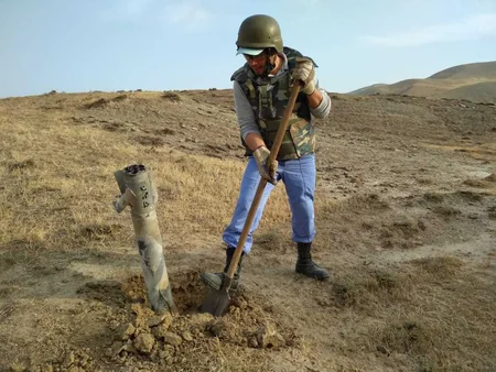 Xızıda iki ədəd partlamış raket tapılıb