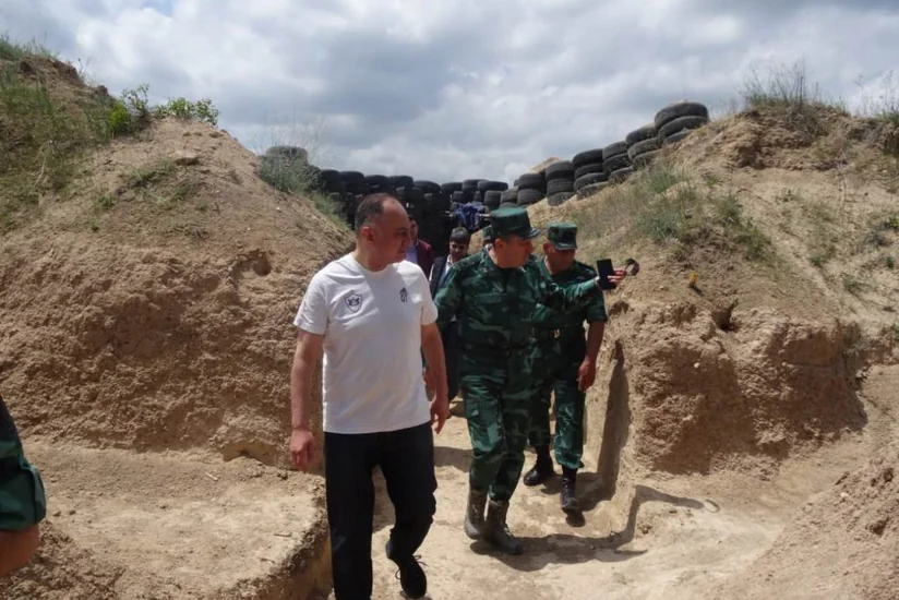 Qida Təhlükəsizliyi Agentliyinin sədri DSX-nin döyüş məntəqələrində olub