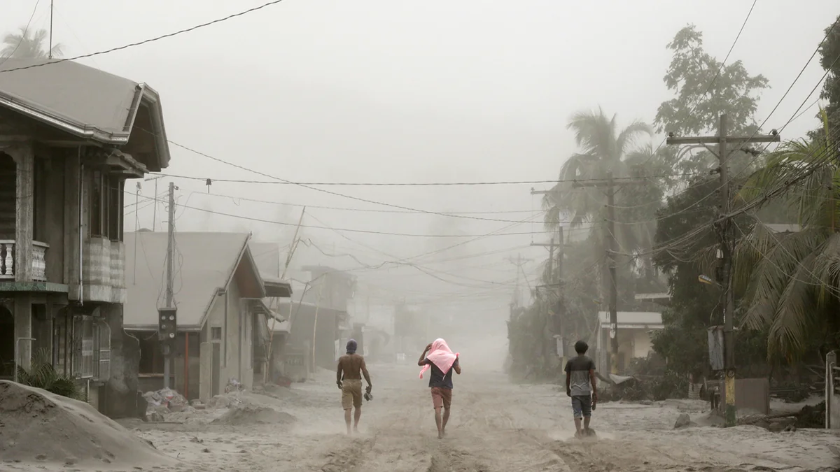 Filippində 16 nəfər güclü tayfunun qurbanı olub