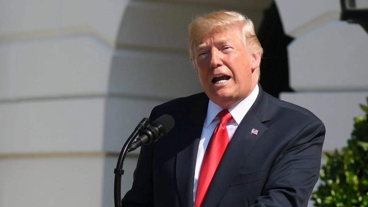 Трамп пригрозил приостановить работу правительства из-за миграционного законодательства