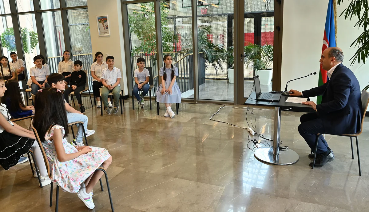 Təhsil naziri şəhid övladları ilə görüşüb