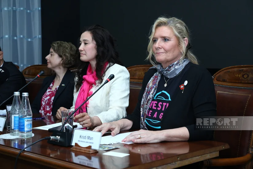 Kristi Man: Azərbaycanda idman zallarındakı qadın güləşçiləri görəndə çox sevindim