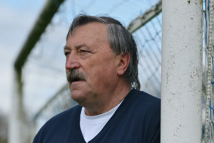 Koronavirusa yoluxan əfsanəvi futbolçu reanimasiyadadır