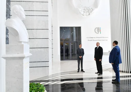 Prezident İlham Əliyev Kənd Təsərrüfatı Nazirliyinin Bakıda yeni inzibati binasının açılışında iştirak edib