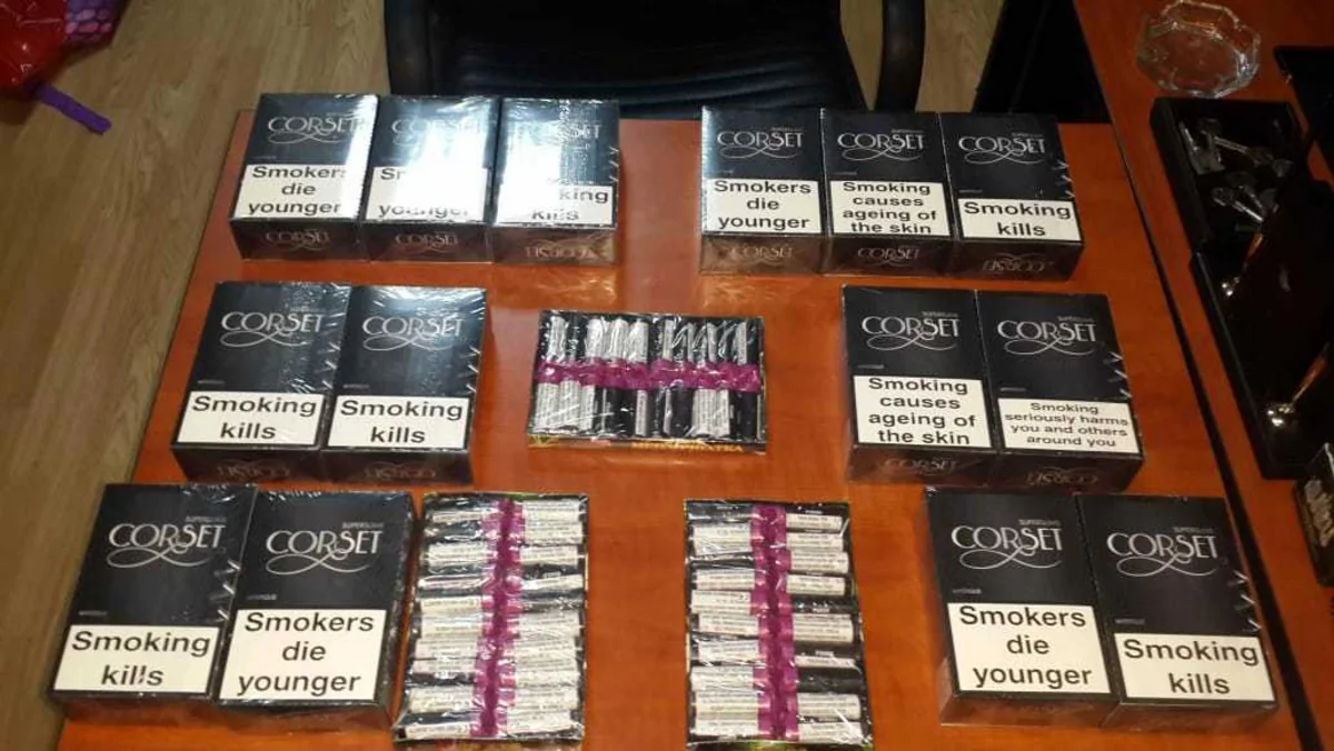 Azərbaycan gömrükçüləri pirotexniki vasitələr və tütün məmulatları aşkar edib