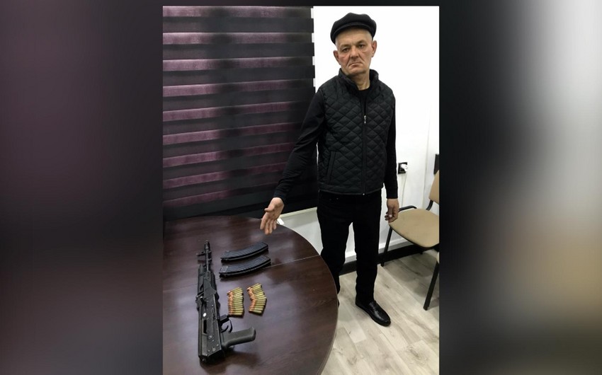 Bakıda “Kalaşnikov”la gəzən keçmiş məhkumun məhkəməsi başlayır