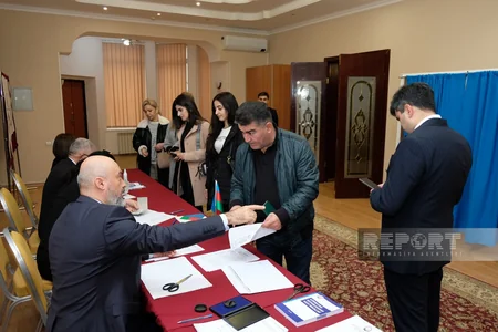 Aktauda yaşayan Azərbaycan vətəndaşları səsvermədə fəal iştirak edirlər