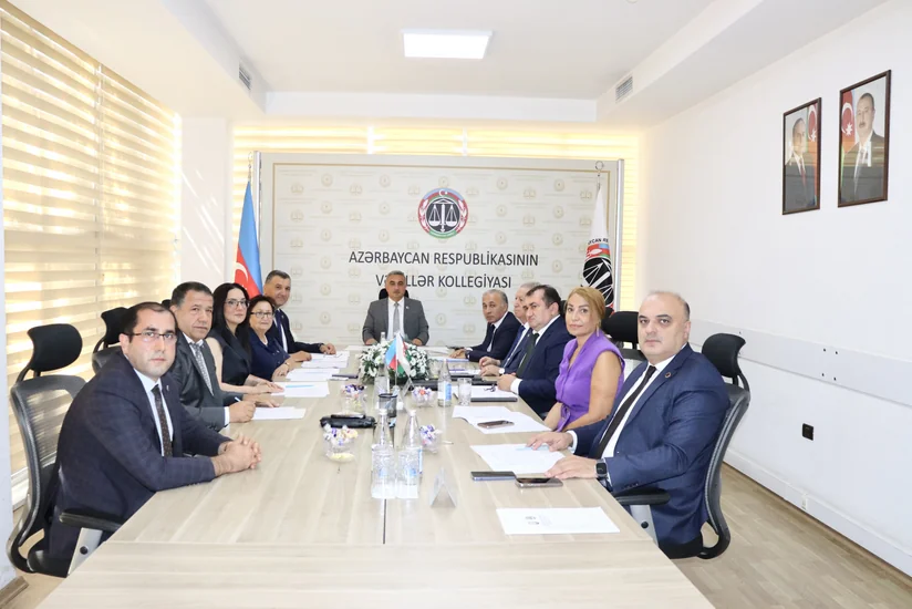 Azərbaycanda bir vəkilin fəaliyyətinə xitam verilib, altısına xəbərdarlıq edilib