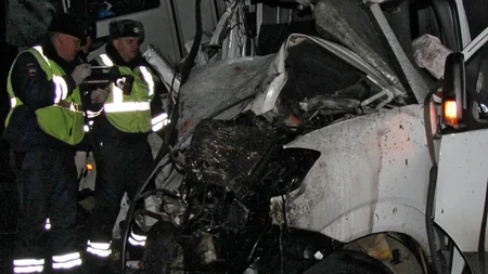 Rusiyada sərnişin avtobusu yük maşını ilə toqquşub, 14 nəfər ölüb