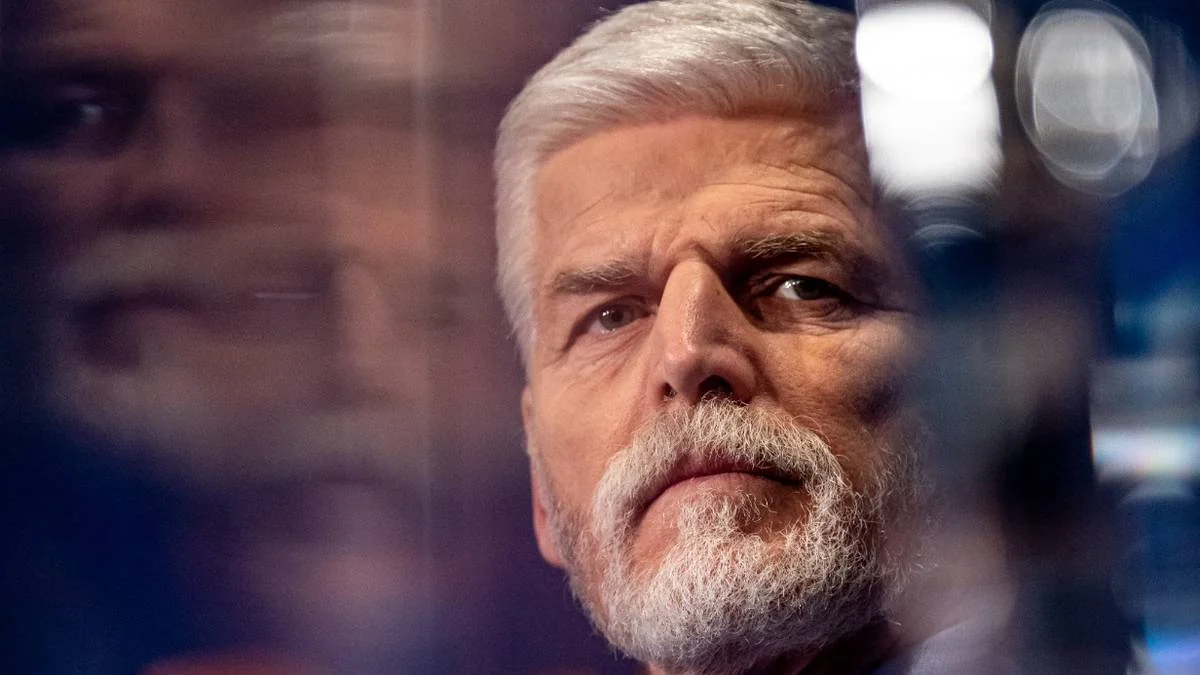 Çexiyada prezident seçkilərində ehtiyatda olan ordu generalı liderdir