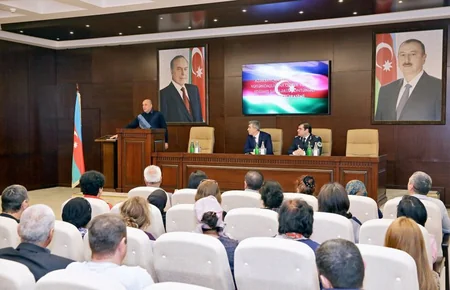 Azərbaycan vətəndaşlığına qəbul edilən 74 nəfərin andiçmə mərasimi olub