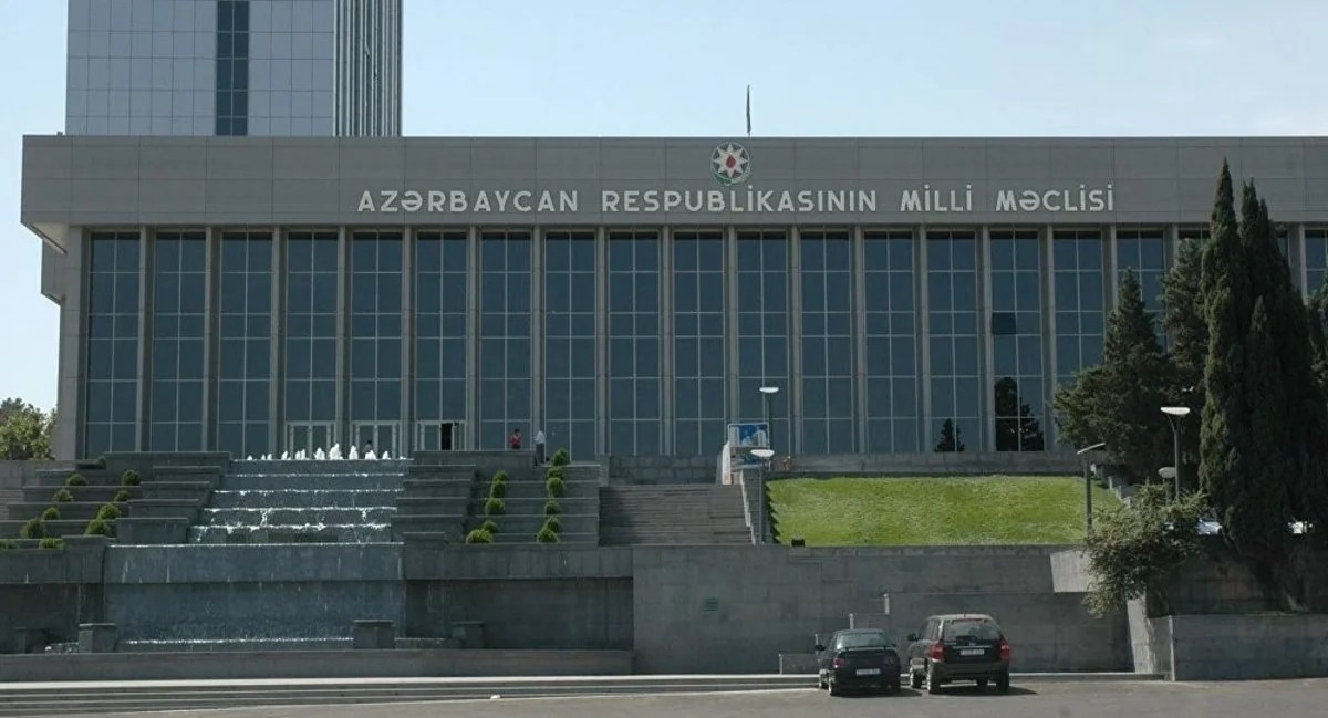 Milli Məclis polis serjantlarının xidmət müddətinin artırılmasını nəzərdə tutan layihəni qəbul edib