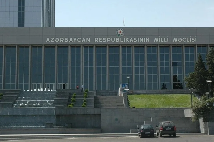 Milli Məclis polis serjantlarının xidmət müddətinin artırılmasını nəzərdə tutan layihəni qəbul edib