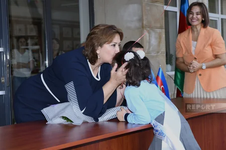 Birincilərin ilk dərs günü - FOTOREPORTAJ