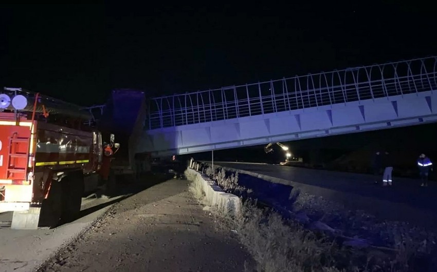 Rusiyada piyada keçidi uçub, 2 nəfər ölüb
