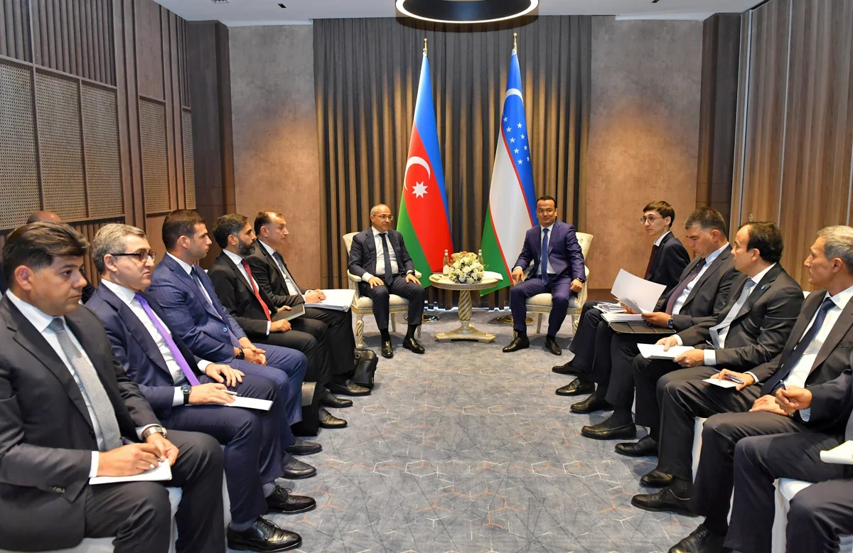 Azərbaycan Özbəkistanla iqtisadi əlaqələri gücləndirməyi müzakirə edib
