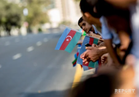 Bakının azadlığının 100 illiyi  - möhtəşəm paraddan FOTOREPORTAJ - VİDEO