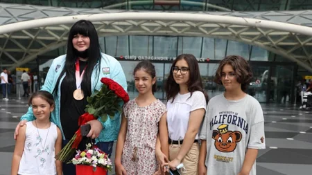Olimpiadanın bürünc medalçısı İrina Kindzerskanın Bakıda qarşılanma mərasimi olub