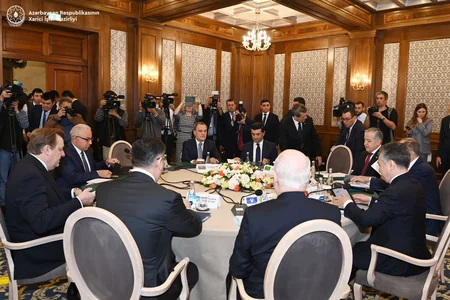 Bişkekdə MDB XİN başçılarının Şurası işinə başlayıb, Ceyhun Bayramov qırğız həmkarı ilə görüşüb