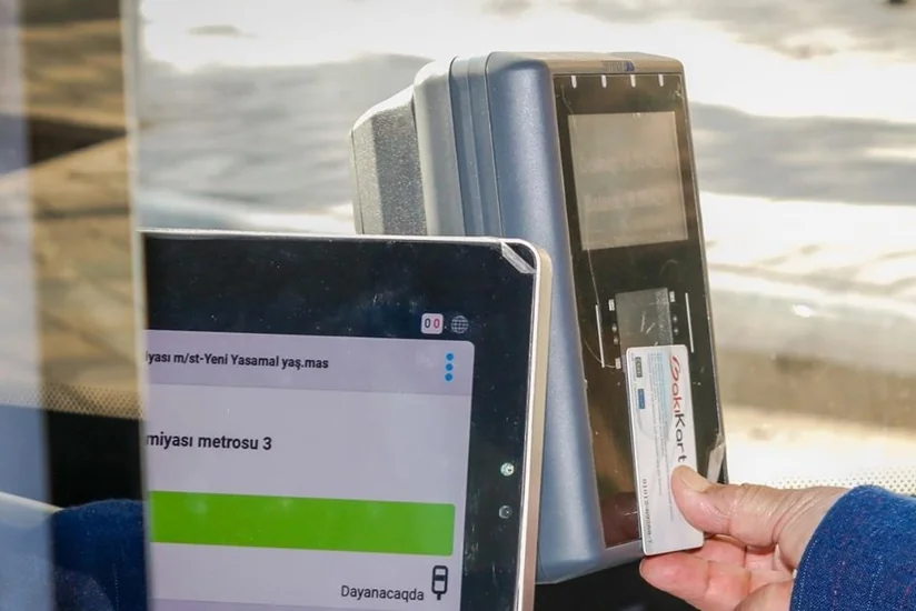 В Баку еще один регулярный маршрут перешел на систему оплаты BakıKart