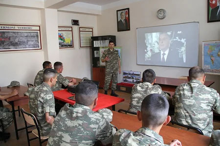 Azərbaycan Ordusunda Milli Qurtuluş günü münasibətilə silsilə tədbirlər keçirilib