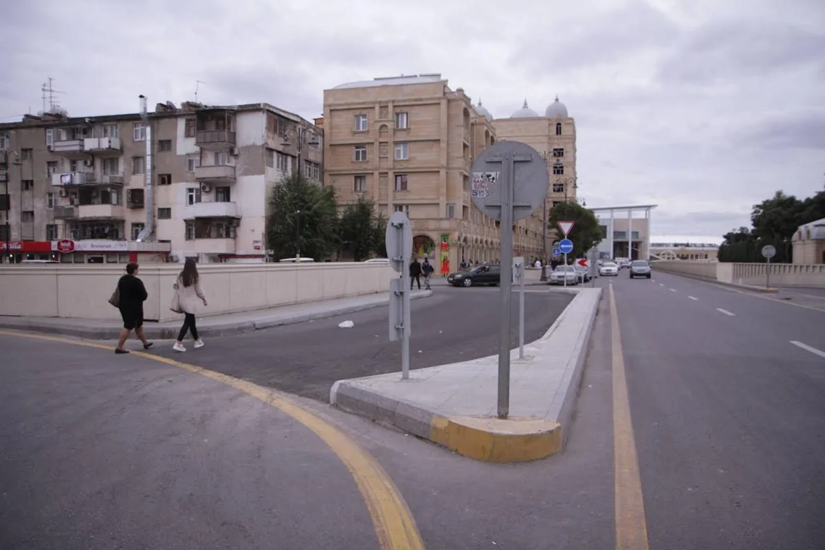 Bakının mərkəzi küçələrindən birində yeni dönmə qaydası icra olunacaq