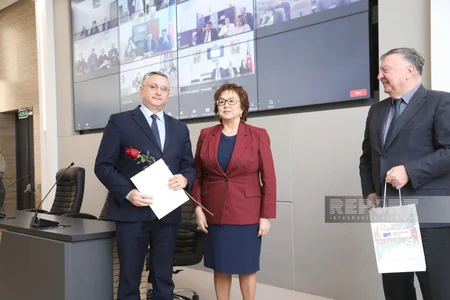 DİM imtahan rəhbərləri və nəzarətçilərini mükafatlandırıb