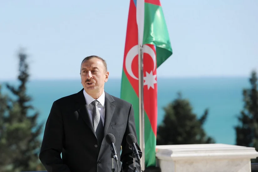 Prezident İlham Əliyev aprel döyüşlərində ziyan dəymiş evlərdə aparılan tikinti, bərpa və təmir işləri ilə tanış olub