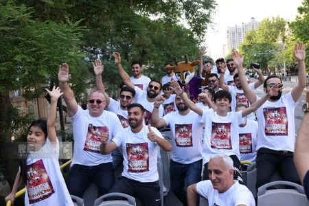 Azərbaycanın minifutbol millisinin dünya çempionu olması münasibətilə Bakıda şəhər turu keçirilir