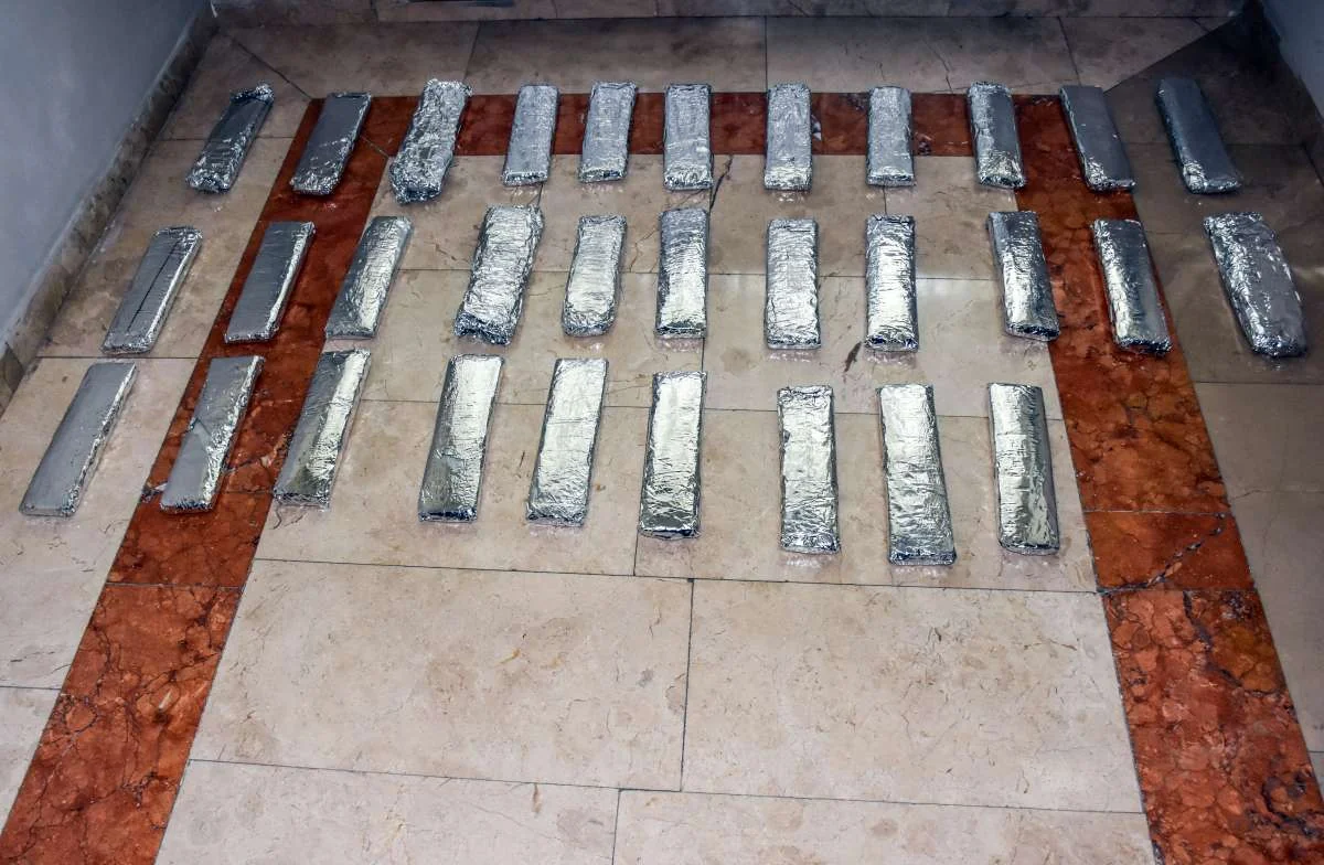 İrandan Bolqarıstana narkotik vasitə aparan sürücü Naxçıvanda saxlanılıb