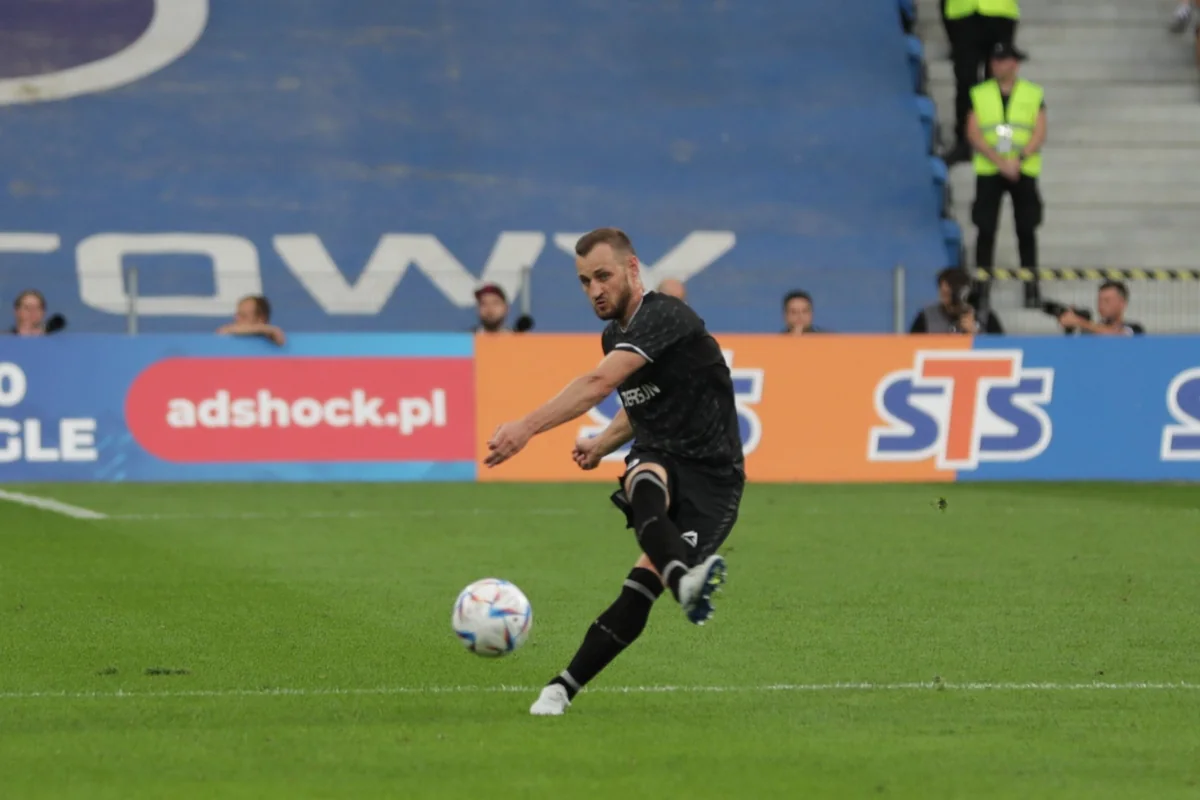 UEFA congratulates Qarabag’s capitan