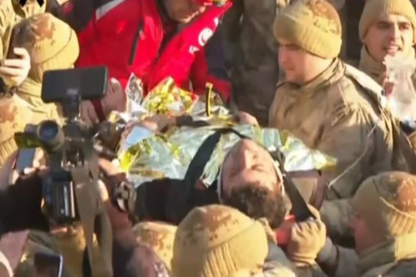 В Хатае спустя 101 час после землетрясения спасли 30-летнего мужчину