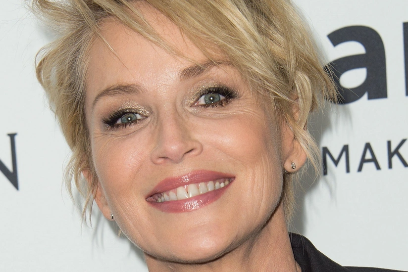 Şeron Stoun beyninə qan sızmasından danışıb