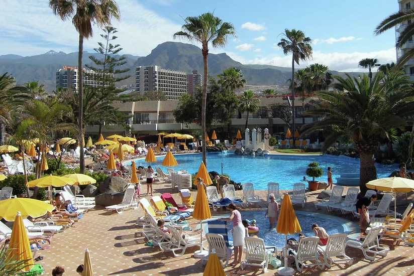 На Канарах хотят ввести экспресс-тесты на COVID-19 для туристов