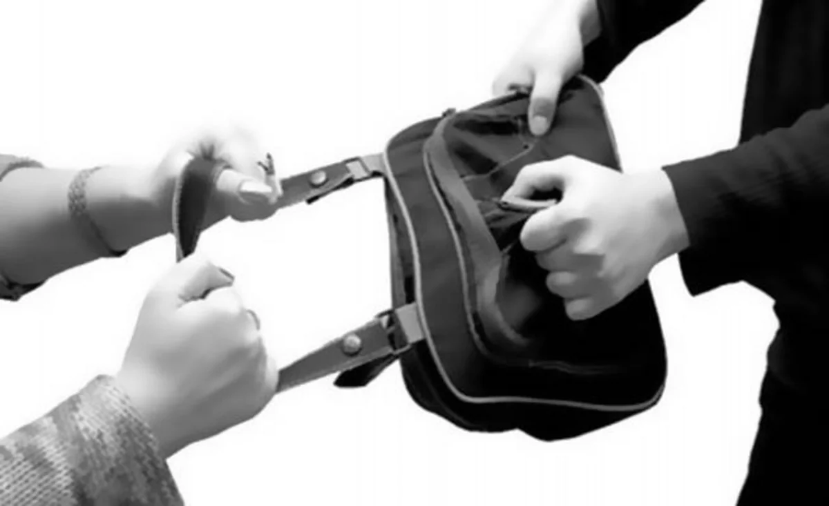 Bakıda qadın liftdə soyulub