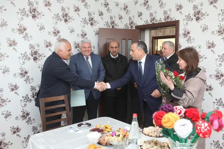 ​Oğuz və Şəkidə Qarabağ müharibəsi əlilləri və şəhid ailələrinə mənzillər verilib