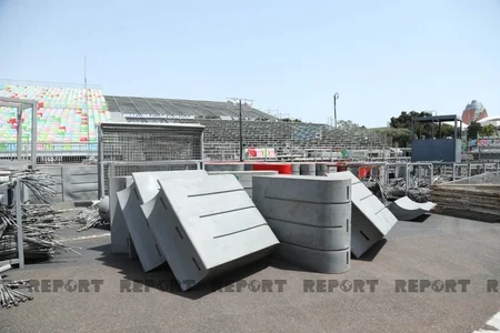 Formula 1ə görə bağlanan küçə və prospektlərdə təhlükəsizlik baryerləri sökülür