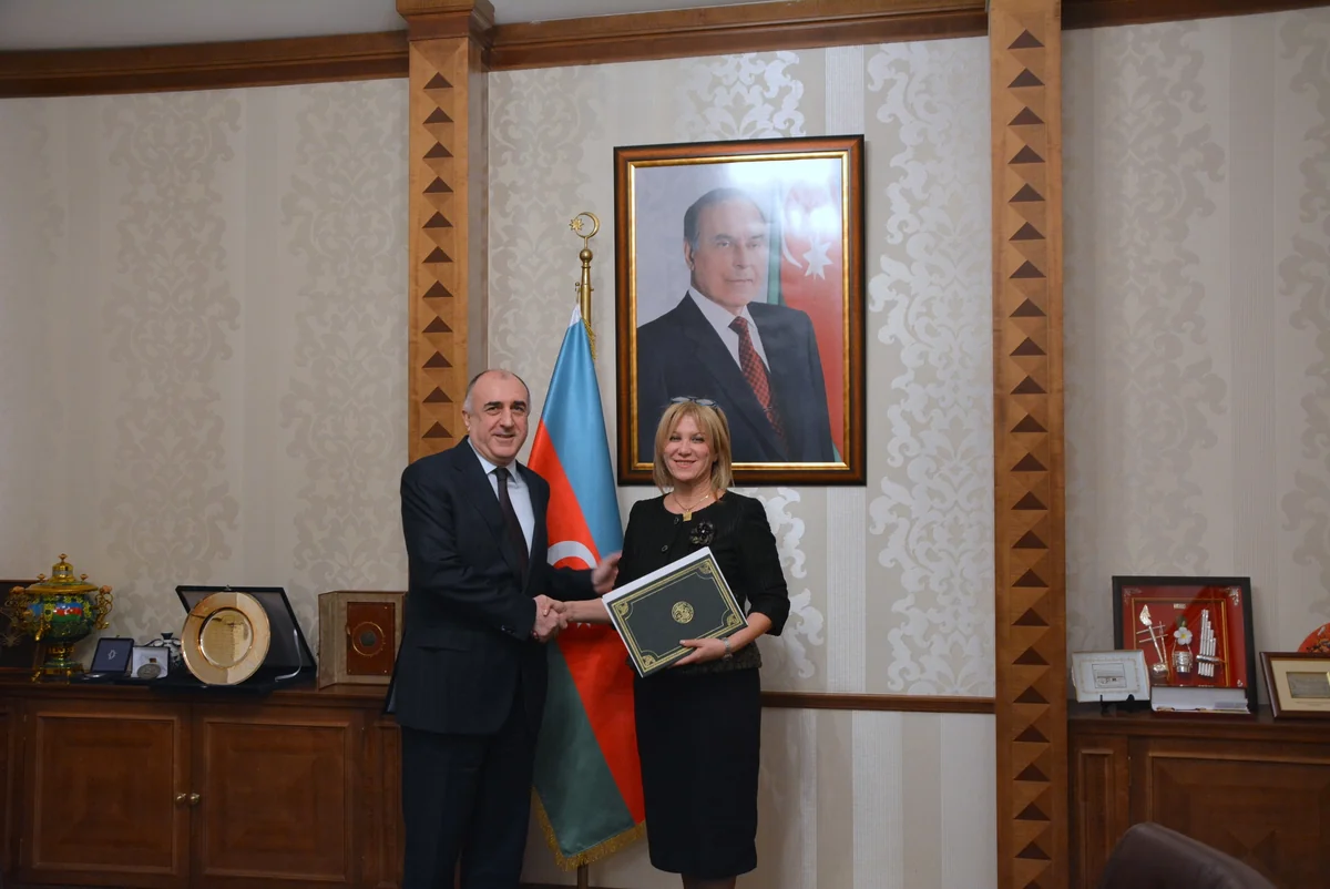 Elmar Məmmədyarov Əlcəzairin Azərbaycana yeni təyin olunmuş səfirini qəbul edib