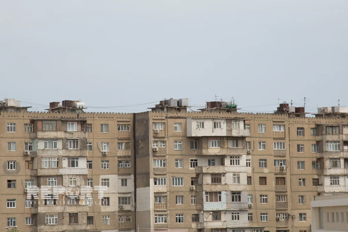 Binaların üstündəki su çənlərinin aqibəti necə olacaq? - ARAŞDIRMA