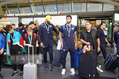 Avropa çempionatlarında 5 medal qazanan taekvondoçular Vətənə qayıdıb