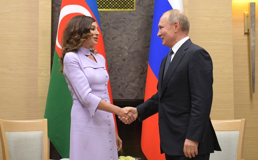 Vladimir Putin Mehriban Əliyevanı təbrik edib