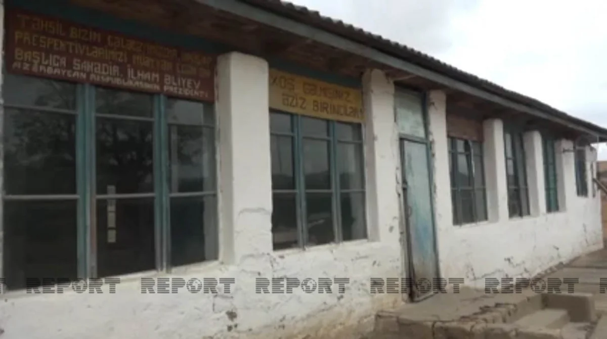 Cəlilabadda məktəbin qəzalı olması şagirdlər üçün təhlükə yaradır