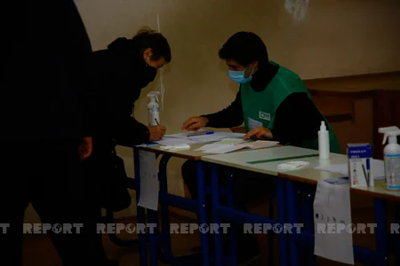 Tbilisi sakinləri mer seçir – FOTOREPORTAJ